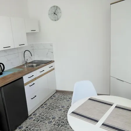 In Mrze Yno Near Blue Flag