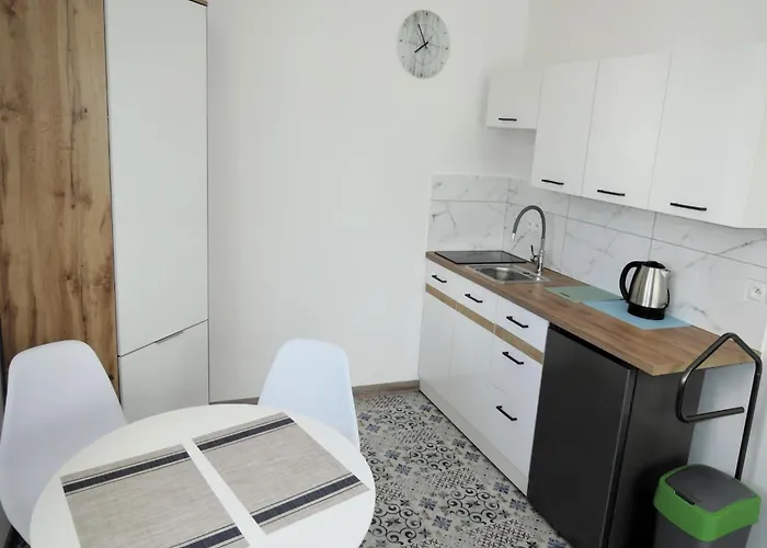 In Mrze Yno Near Blue Flag